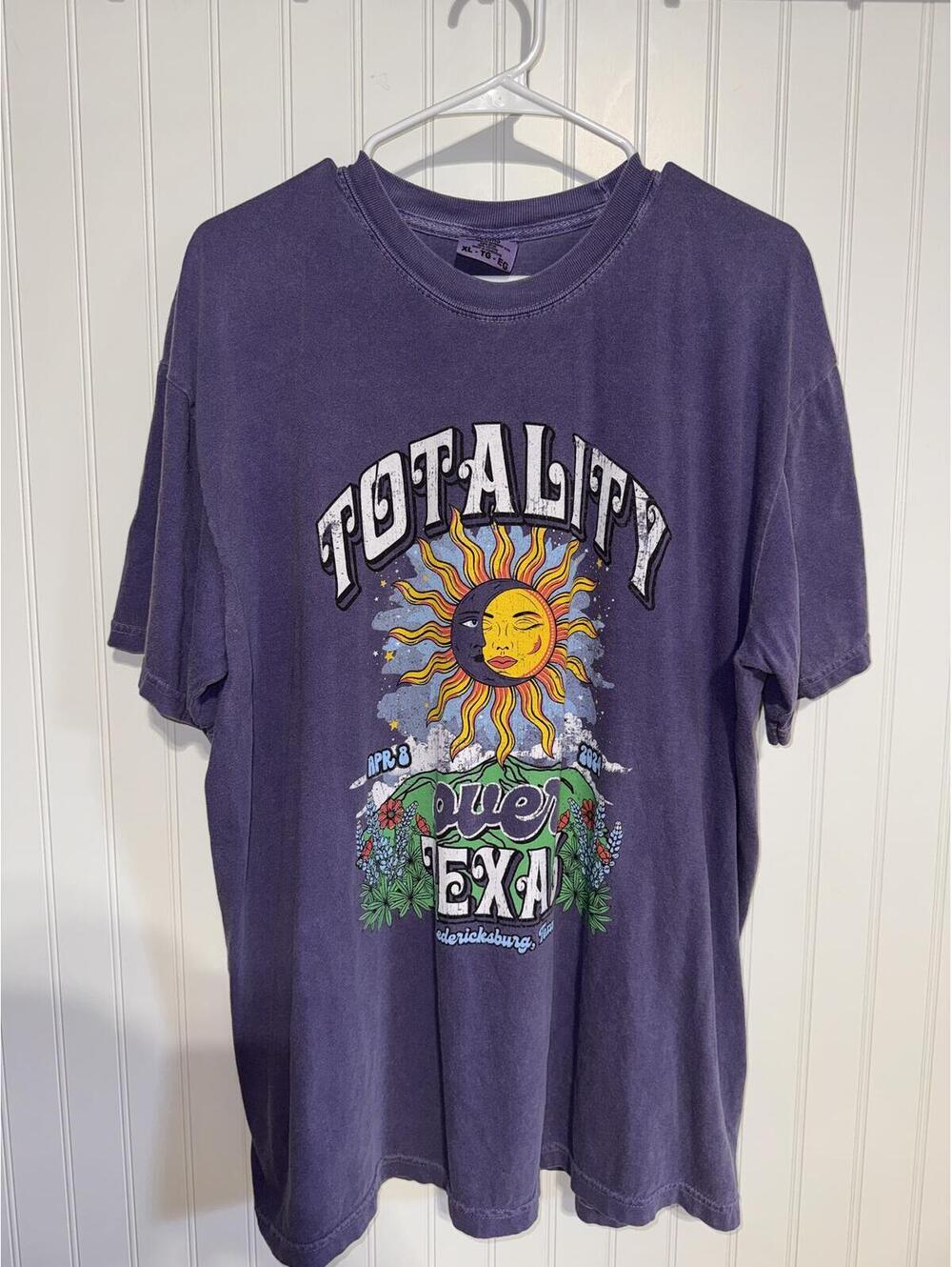 Totality Over Texas 2024 Graphic T-Shirt Comfort Colors XL